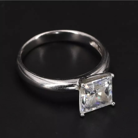 Sterling silver SW DIAMONIQUE‎ emerald cut CZ solitaire ring, sz.7 , 3 grams. - Picture 1 of 6